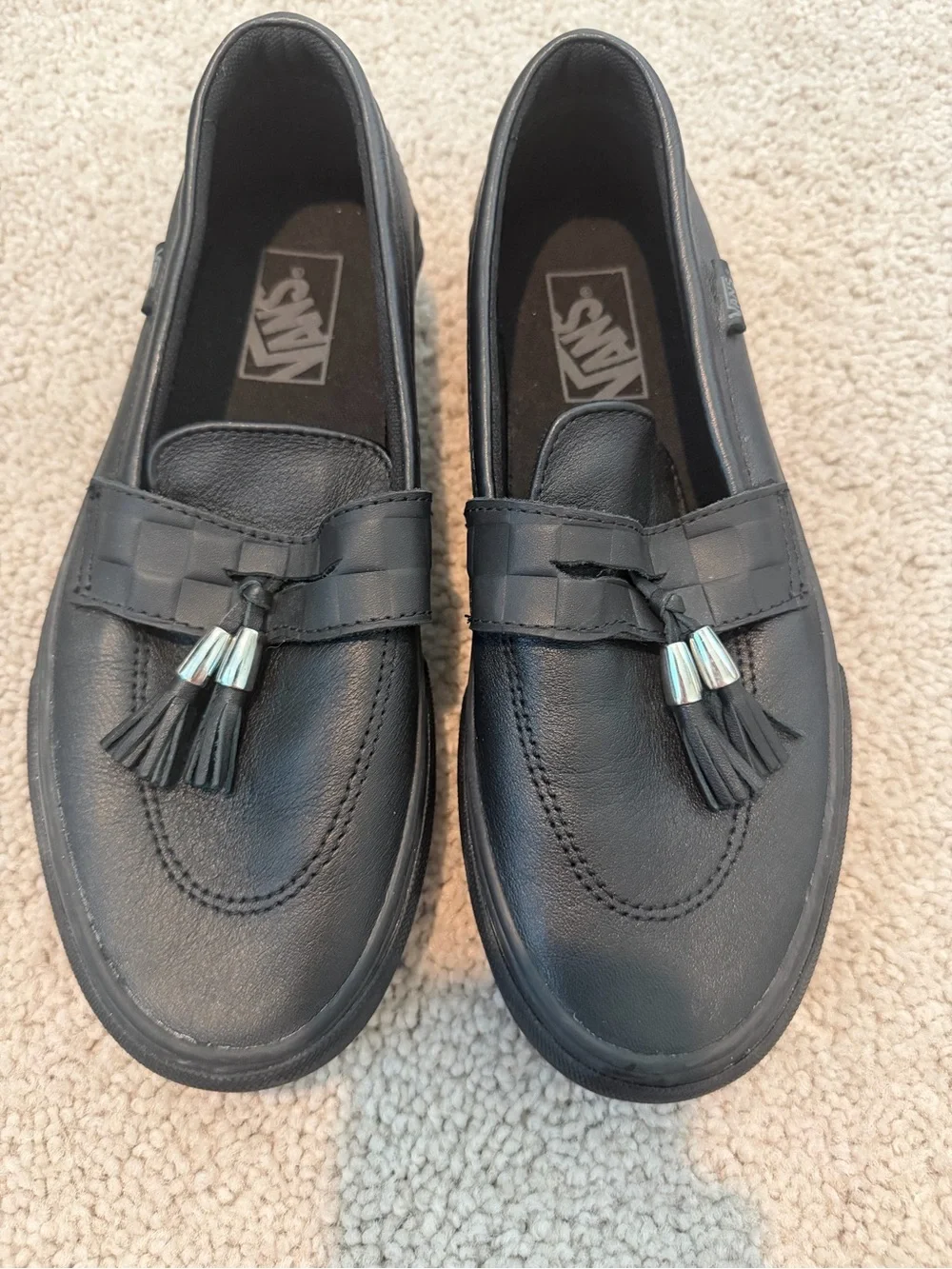 Vans Men’s Black Leather Tassel Loafers lug sole. Mens 7.0 Women’s 8.5.